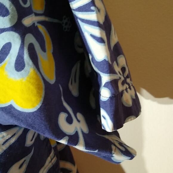 Structured short sleeve shirt . Size large - Picture 3 of 7